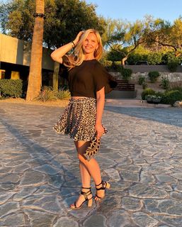 Gena Lee Nolin feet photo thumbnail