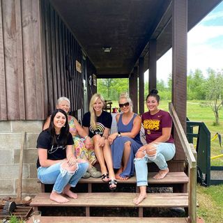 Gena Lee Nolin feet photo thumbnail