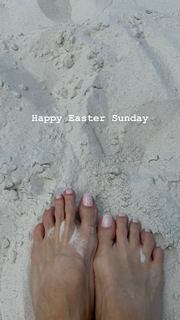 Gena Lee Nolin feet photo thumbnail