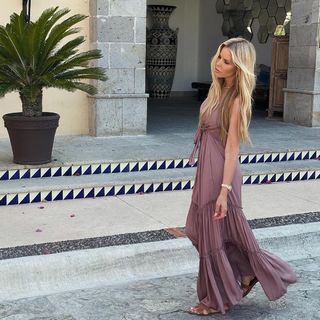 Gena Lee Nolin feet photo thumbnail