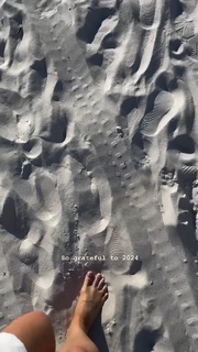 Gena Lee Nolin feet photo thumbnail