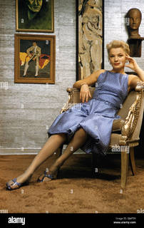 Gena Rowlands feet photo 11