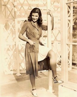Gene Tierney feet photo 6