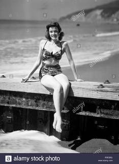 Gene Tierney feet photo 5