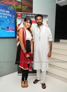 Genelia Deshmukh feet photo thumbnail