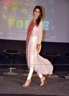 Genelia Deshmukh feet photo thumbnail