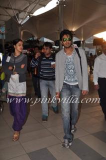 Genelia Deshmukh feet photo thumbnail