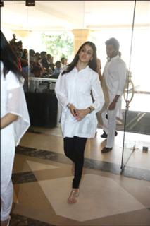 Genelia Deshmukh feet photo thumbnail