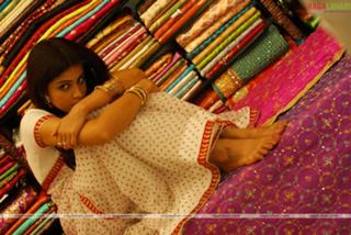 Genelia Deshmukh feet photo thumbnail