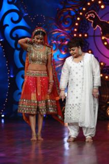 Genelia Deshmukh feet photo thumbnail
