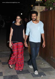 Genelia Deshmukh feet photo thumbnail