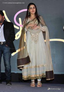 Genelia Deshmukh feet photo thumbnail