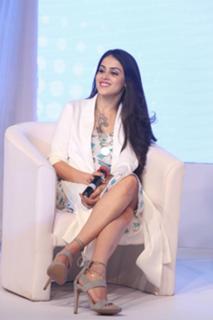 Genelia Deshmukh feet photo thumbnail