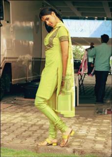Genelia Deshmukh feet photo thumbnail
