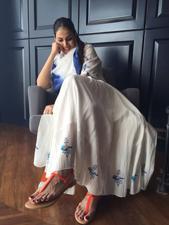 Genelia Deshmukh feet photo thumbnail