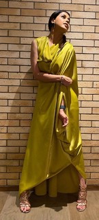 Genelia Deshmukh feet photo thumbnail