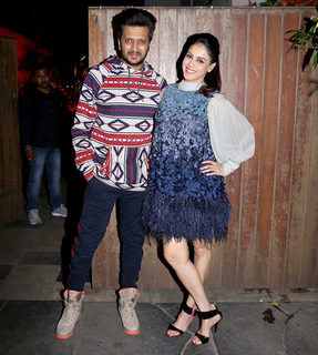 Genelia Deshmukh feet photo thumbnail