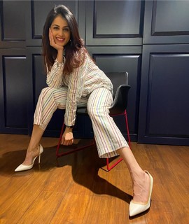 Genelia Deshmukh feet photo thumbnail