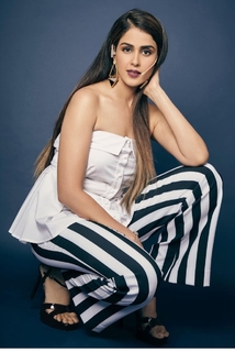 Genelia Deshmukh feet photo thumbnail