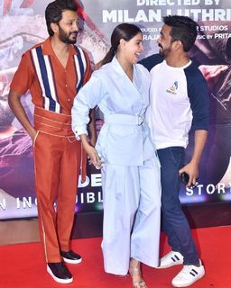 Genelia Deshmukh feet photo thumbnail