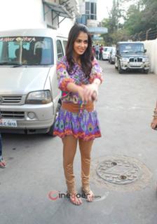 Genelia Deshmukh feet photo thumbnail