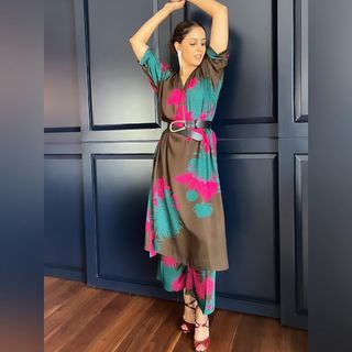 Genelia Deshmukh feet photo thumbnail