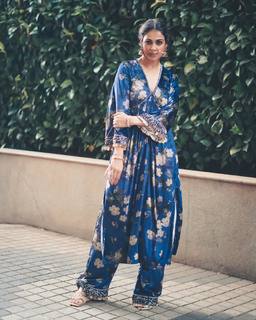 Genelia Deshmukh feet photo thumbnail