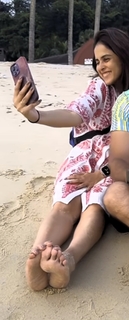 Genelia Deshmukh feet photo thumbnail