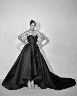 Genelia Deshmukh feet photo thumbnail