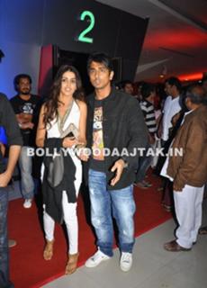 Genelia Deshmukh feet photo thumbnail