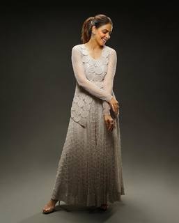 Genelia Deshmukh feet photo thumbnail