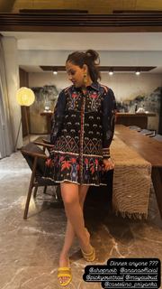 Genelia Deshmukh feet photo thumbnail