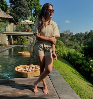 Genelia Deshmukh feet photo thumbnail