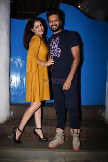 Genelia Deshmukh feet photo thumbnail