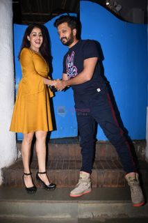 Genelia Deshmukh feet photo thumbnail