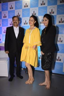 Genelia Deshmukh feet photo thumbnail