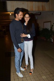 Genelia Deshmukh feet photo thumbnail