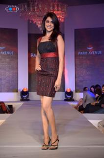 Genelia Deshmukh feet photo thumbnail