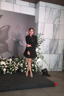 Genelia Deshmukh feet photo thumbnail