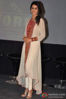 Genelia Deshmukh feet photo thumbnail