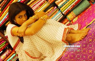 Genelia Deshmukh feet photo thumbnail