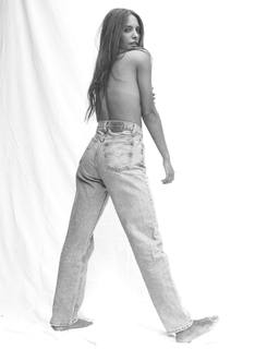 Genesis Rodriguez feet photo thumbnail