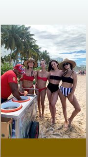 Genesis Rodriguez feet photo thumbnail