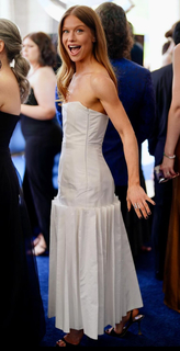 Genevieve Angelson feet photo 2