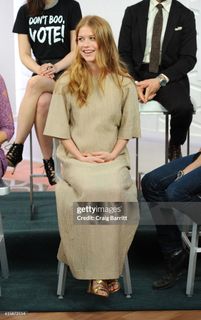 Genevieve Angelson feet photo 7