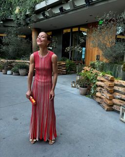 Genevieve Angelson feet photo 4