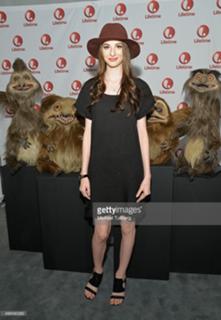 Genevieve Buechner feet photo 3