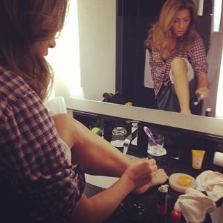 Genevieve Gorder feet photo thumbnail