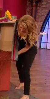 Genevieve Gorder feet photo thumbnail