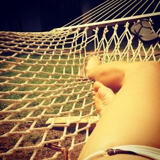 Genevieve Gorder feet photo thumbnail